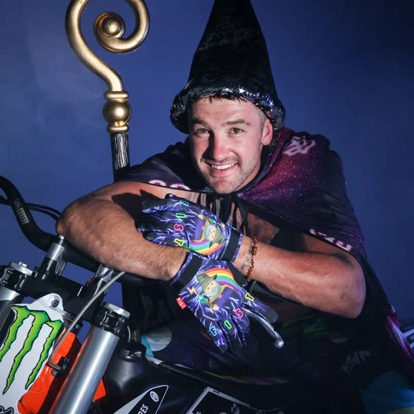 FIST Handwear Chapter 20 Harry Bink Emoji Kids Gloves - Image 2