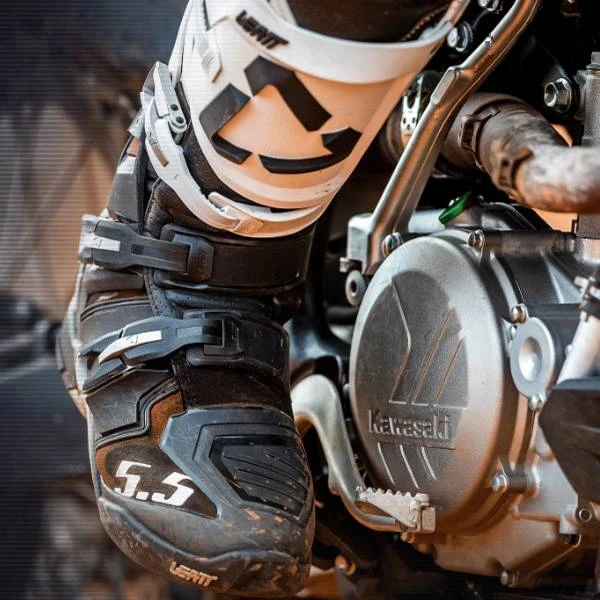 Leatt GPX 5.5 Flexlock White Black Boots - Image 4